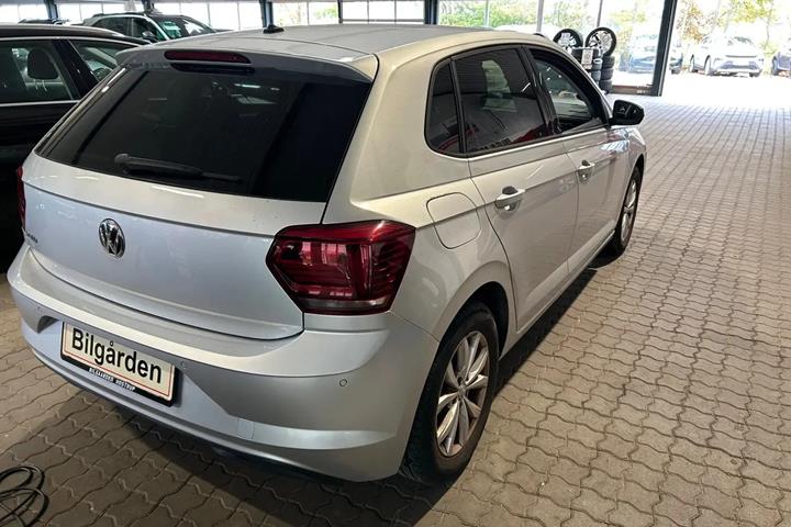 Grå VW Polo fra 2020