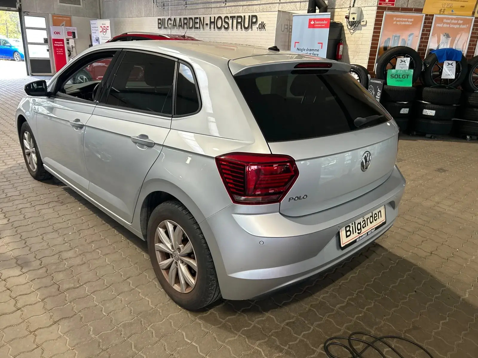 Grå VW Polo fra 2020