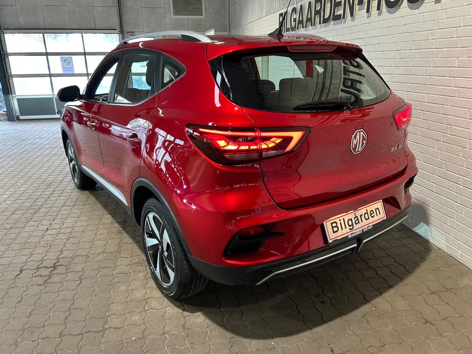 Rød MG ZS fra 2022