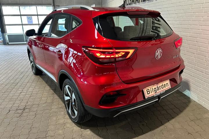 Rød MG ZS fra 2022