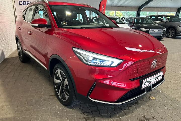 Rød MG ZS fra 2022