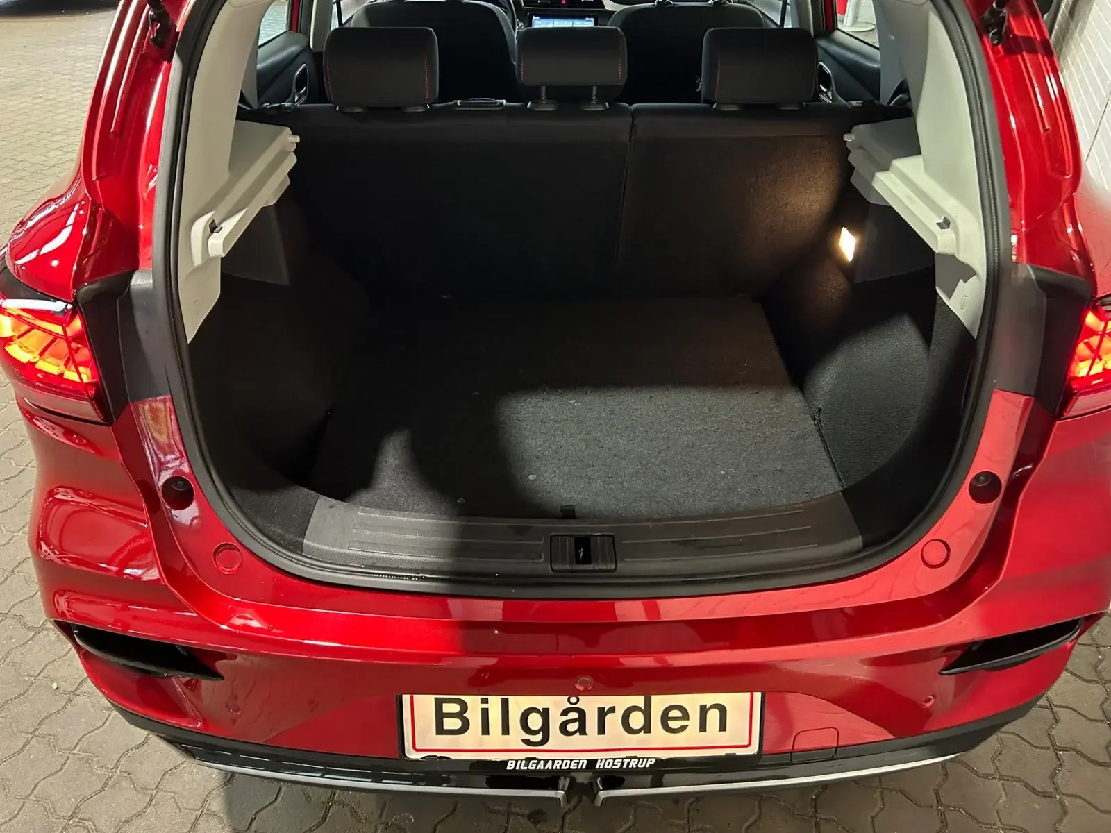 Rød MG ZS fra 2022