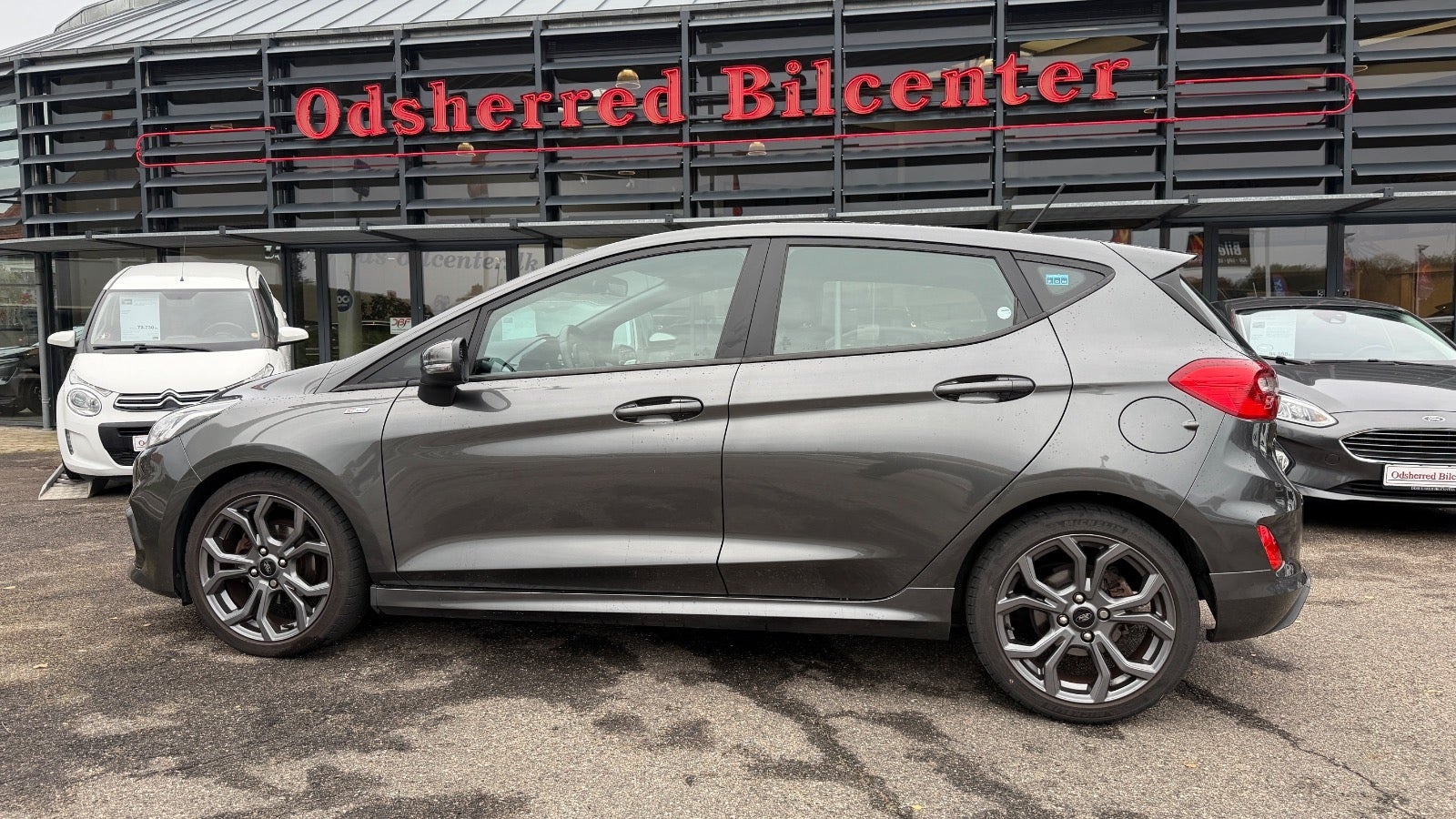 Grå Ford Fiesta fra 2018