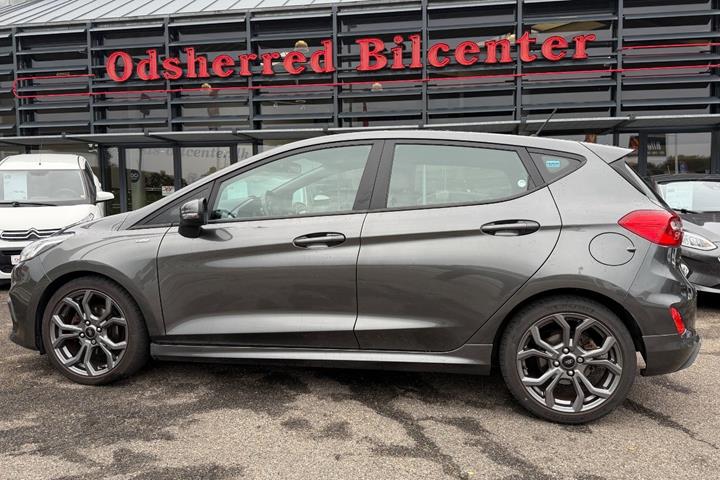 Grå Ford Fiesta fra 2018