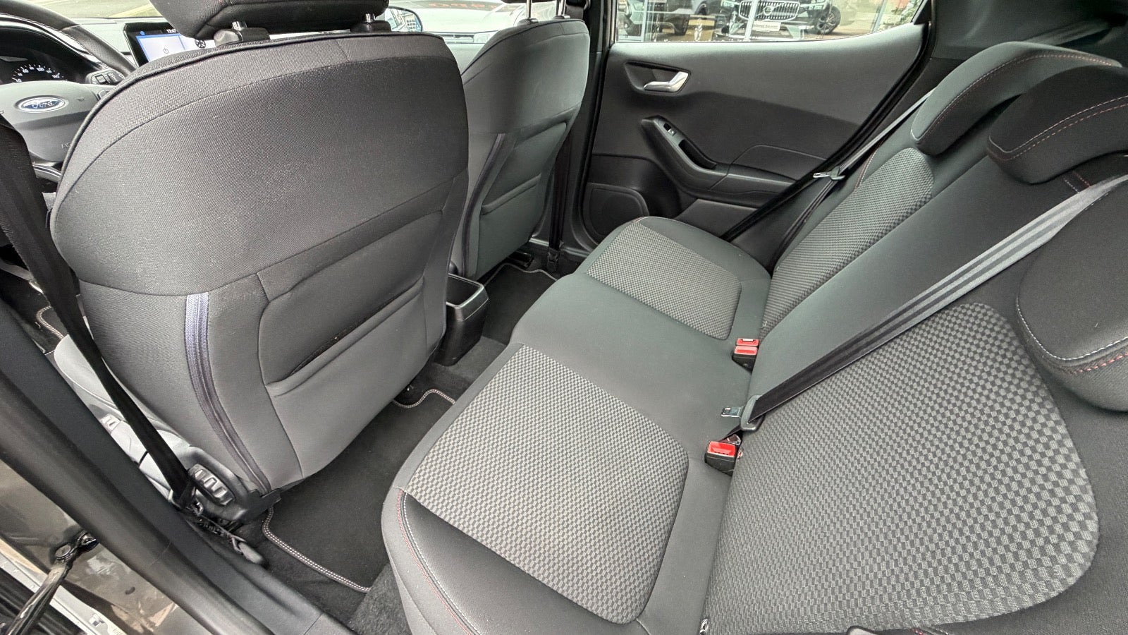 Grå Ford Fiesta fra 2018