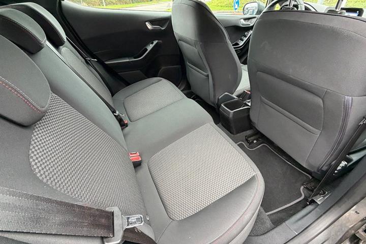 Grå Ford Fiesta fra 2018