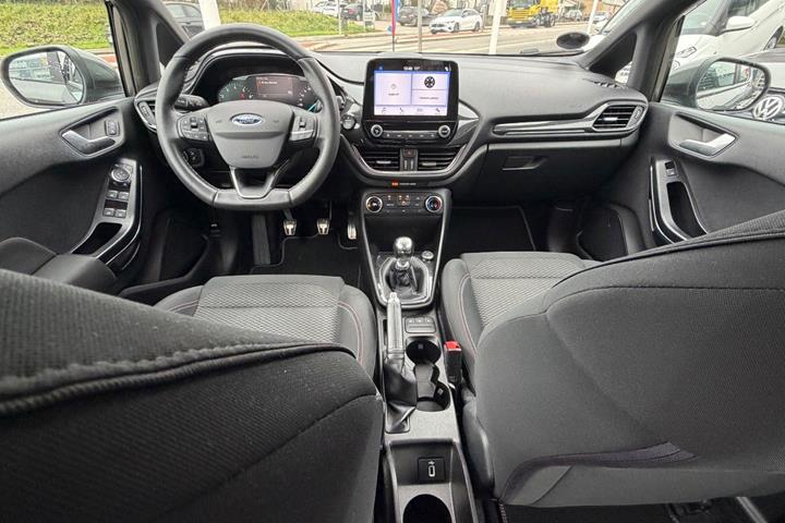Grå Ford Fiesta fra 2018