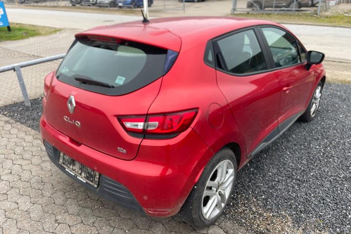 Rød Renault Clio IV fra 2018
