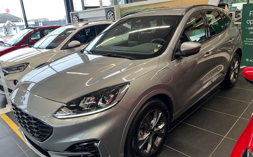 Ford Kuga 2,5 PHEV ST-Line X CVT