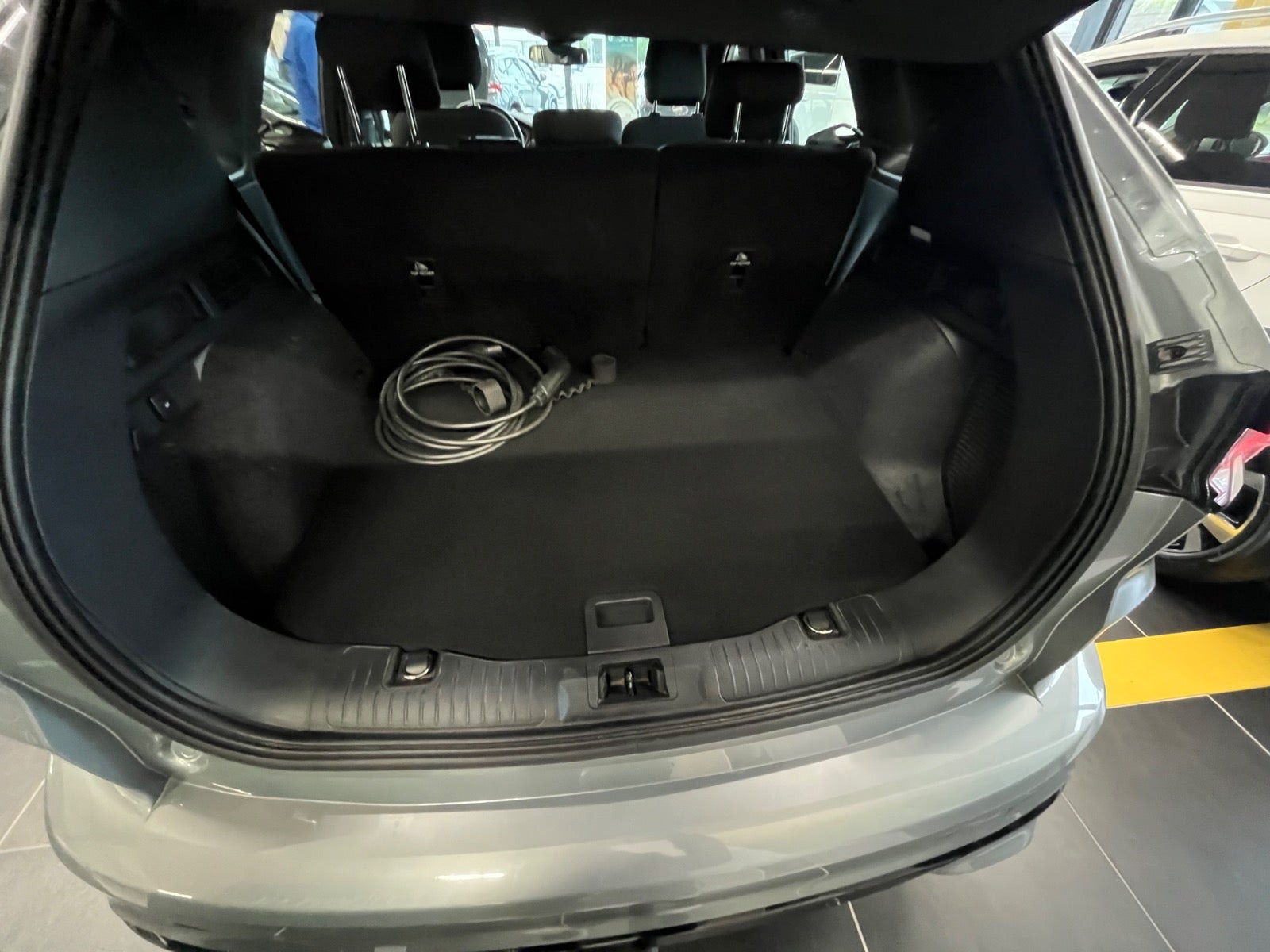 Grå Ford Kuga fra 2020