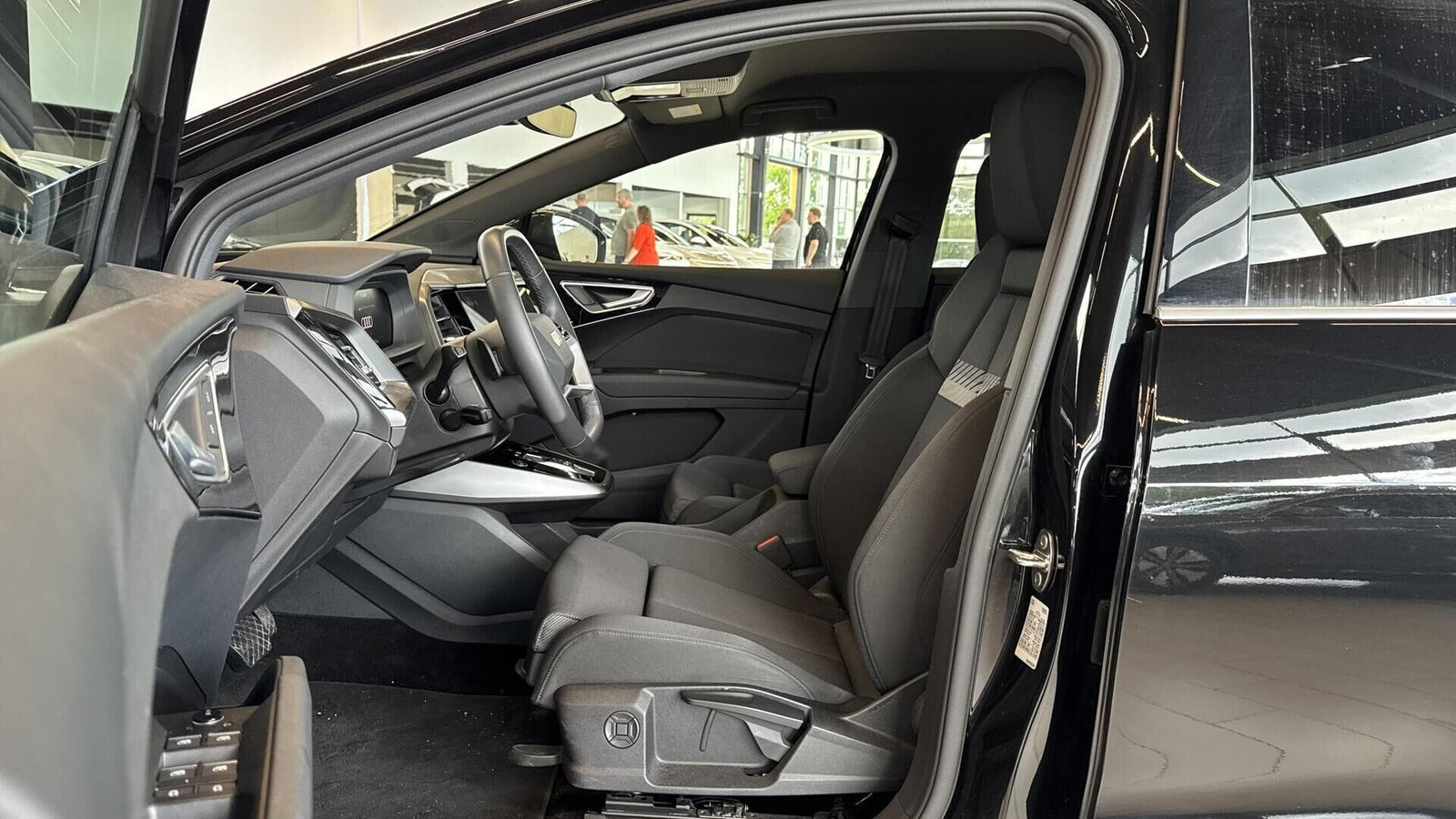 Sort Audi Q4 e-tron fra 2025