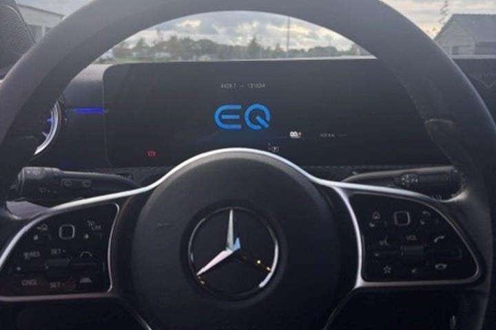 Grå Mercedes A250 e fra 2020