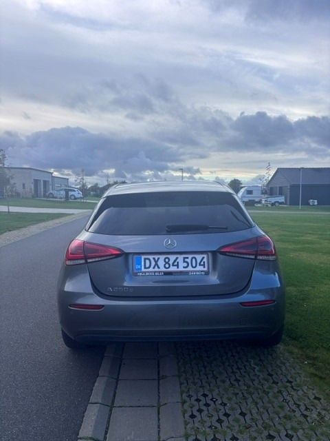 Grå Mercedes A250 e fra 2020