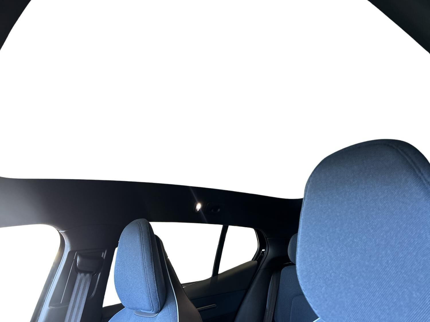 Sort Volvo EX30 fra 2025