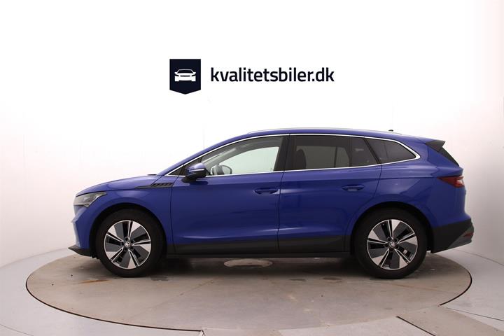 Blå Skoda Enyaq fra 2023