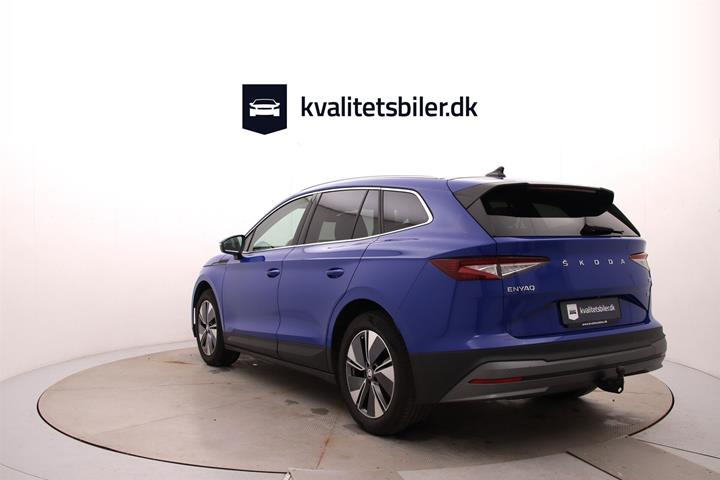 Blå Skoda Enyaq fra 2023