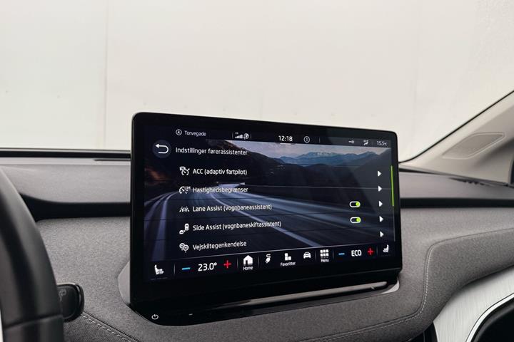 Blå Skoda Enyaq fra 2023