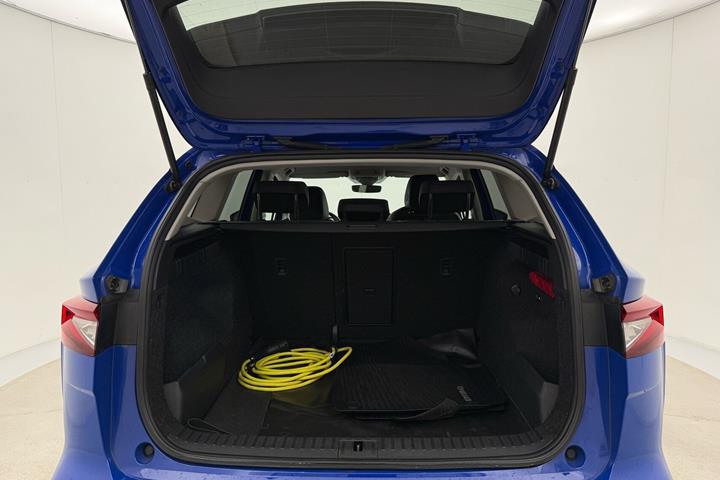 Blå Skoda Enyaq fra 2023