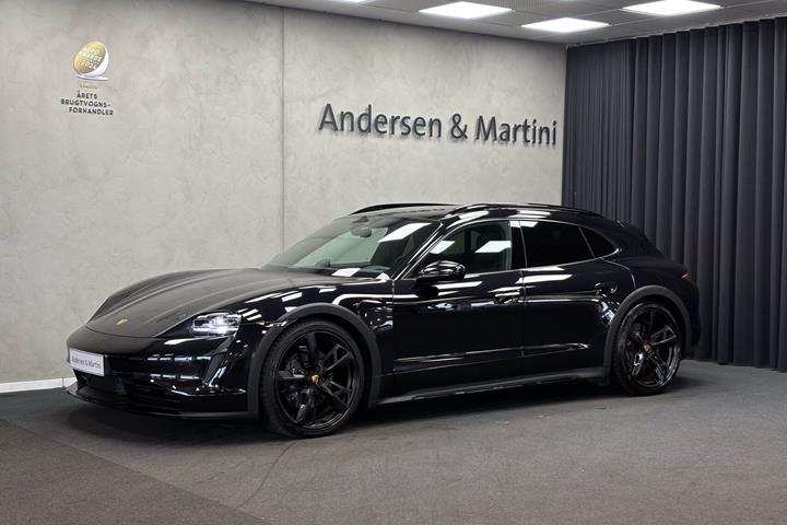 Sort Porsche Taycan fra 2023