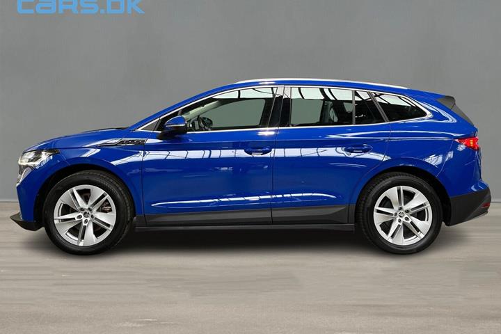 Blå Skoda Enyaq fra 2023