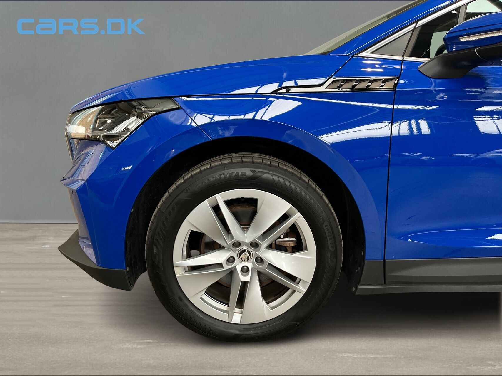 Blå Skoda Enyaq fra 2023