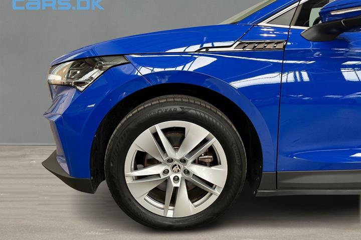 Blå Skoda Enyaq fra 2023