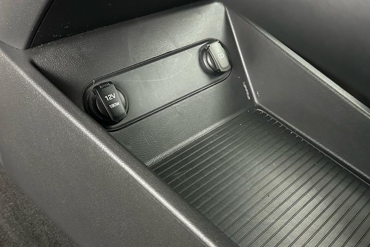 Blå Hyundai Kona fra 2021