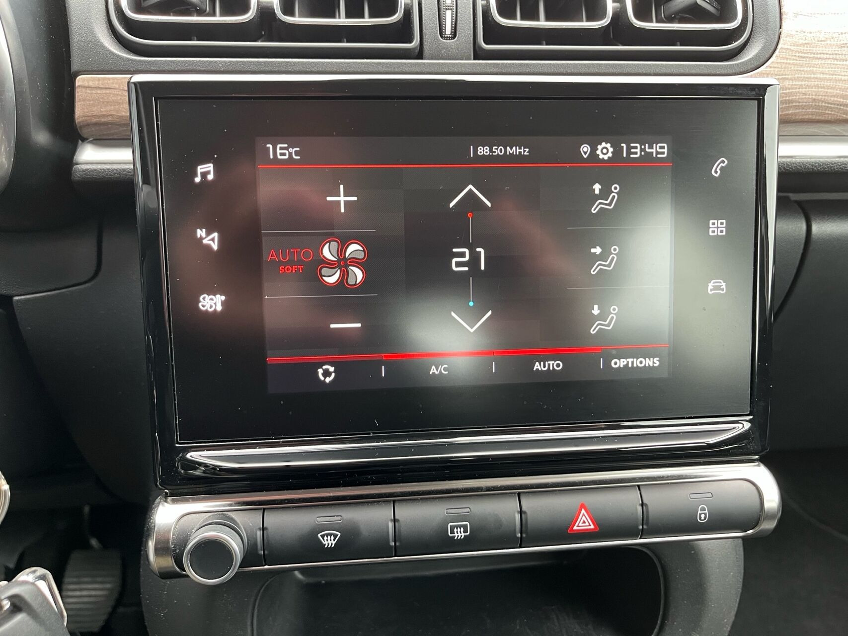 Grå Citroën C3 fra 2024