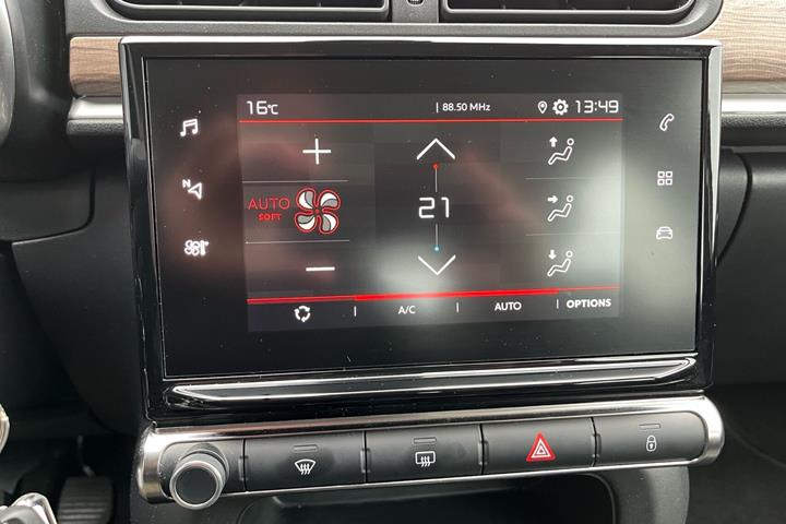 Grå Citroën C3 fra 2024