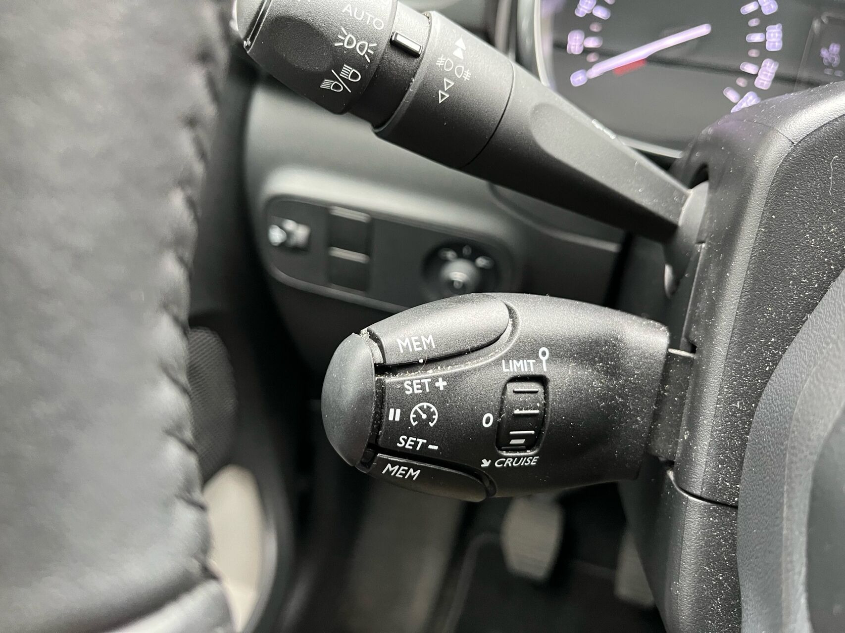 Grå Citroën C3 fra 2024