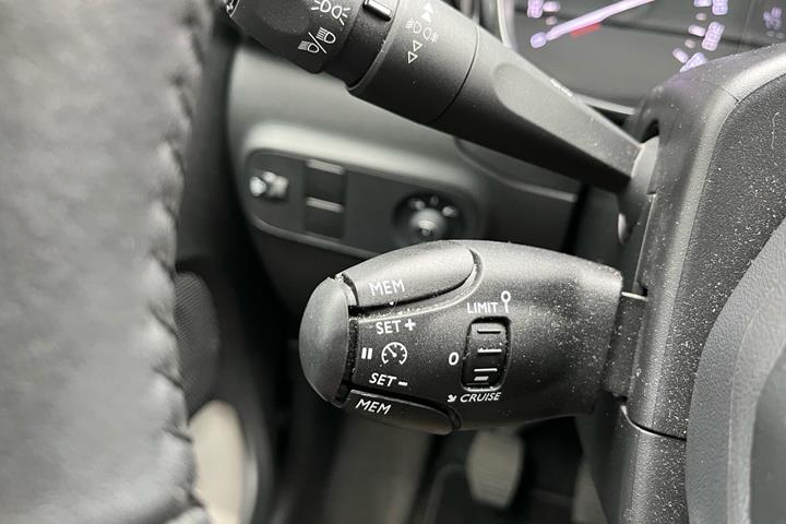 Grå Citroën C3 fra 2024