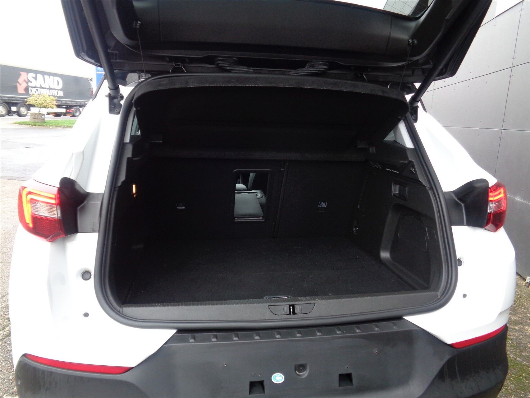 Hvid Opel Grandland X fra 2020