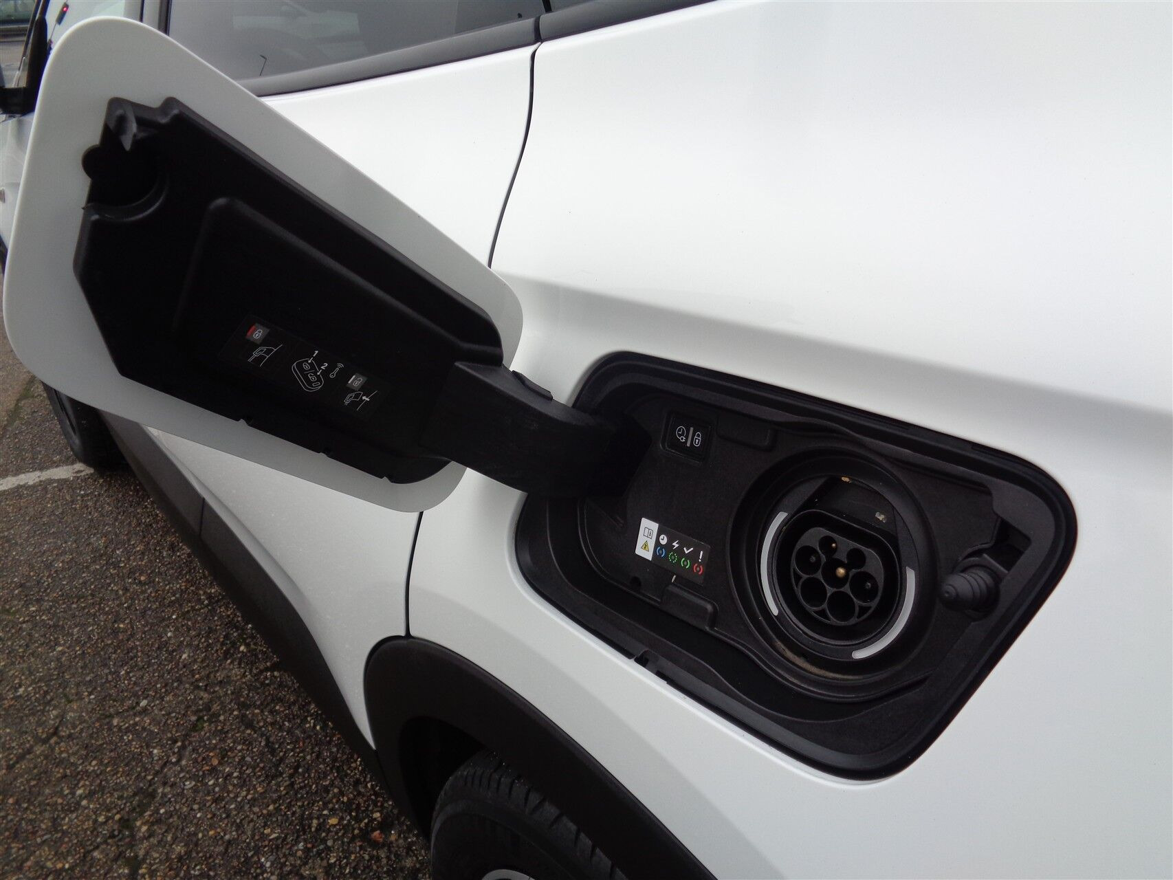 Hvid Opel Grandland X fra 2020