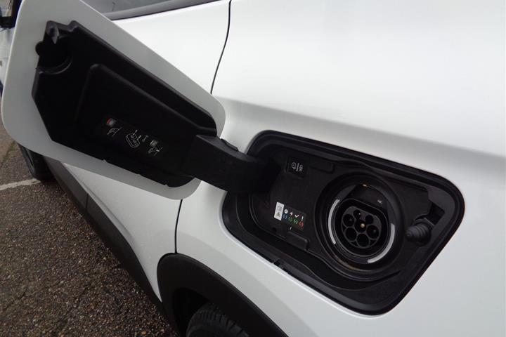 Hvid Opel Grandland X fra 2020