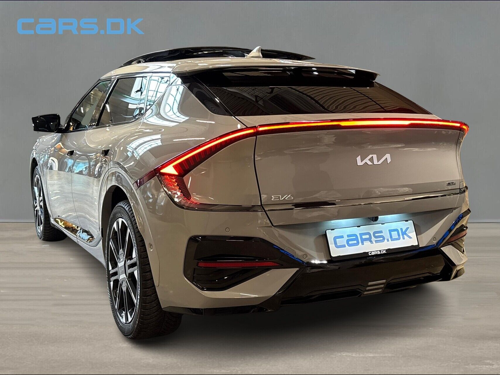 Grå Kia EV6 fra 2025