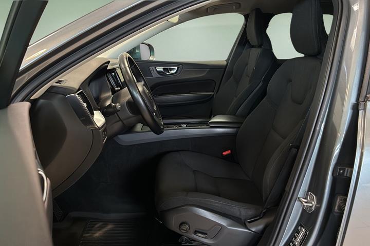 Grå Volvo XC60 fra 2018