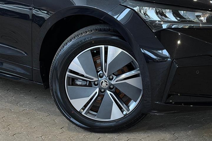 Sort Skoda Enyaq fra 2023
