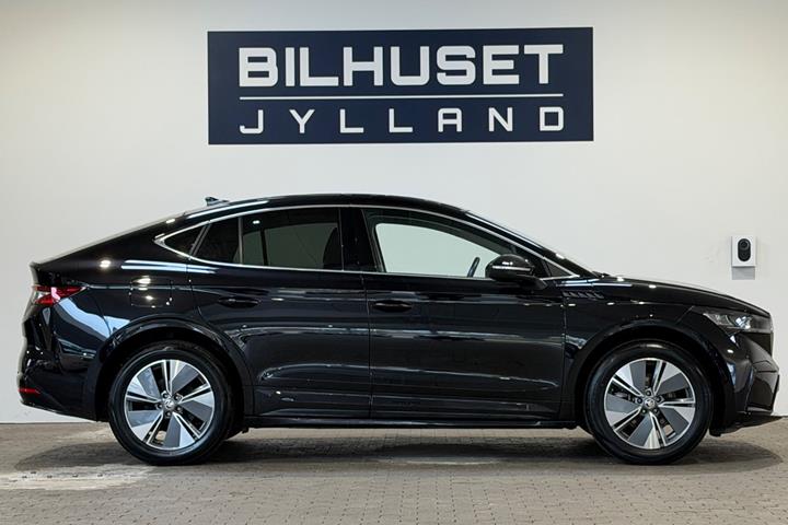 Sort Skoda Enyaq fra 2023