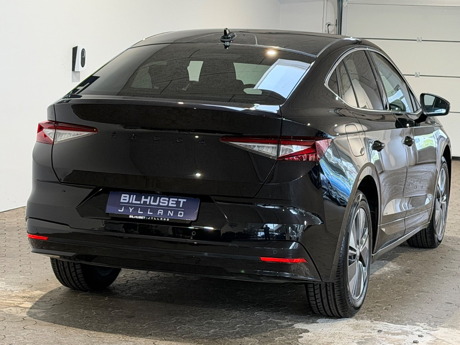 Sort Skoda Enyaq fra 2023