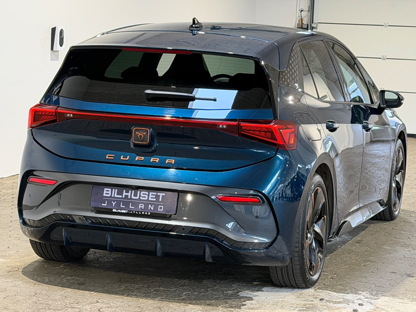 Blå Cupra Born fra 2023