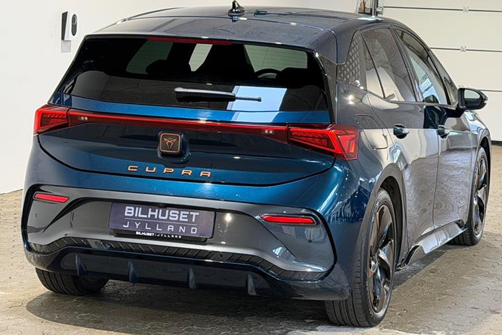 Blå Cupra Born fra 2023