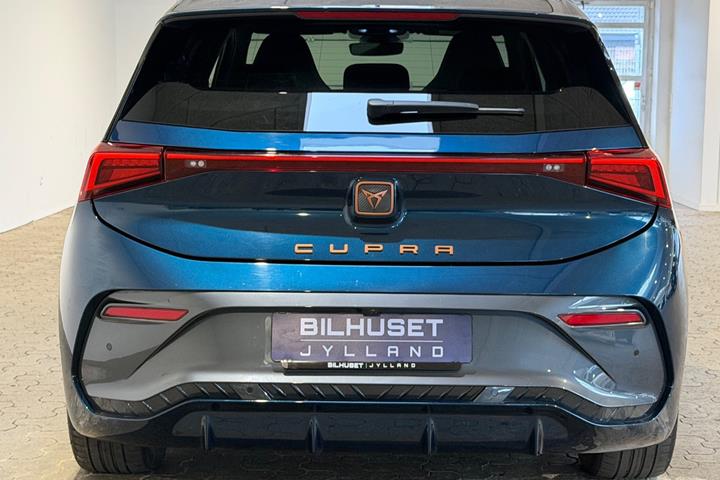 Blå Cupra Born fra 2023