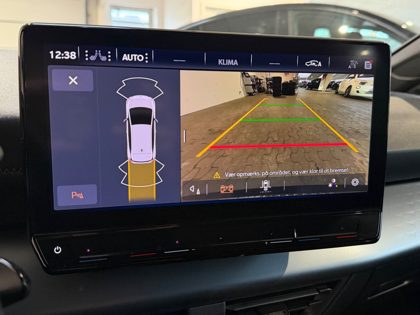 Blå Cupra Born fra 2023