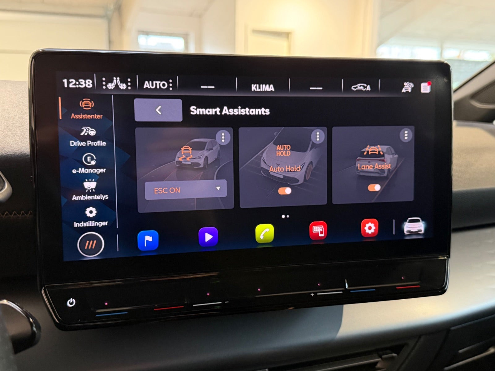 Blå Cupra Born fra 2023