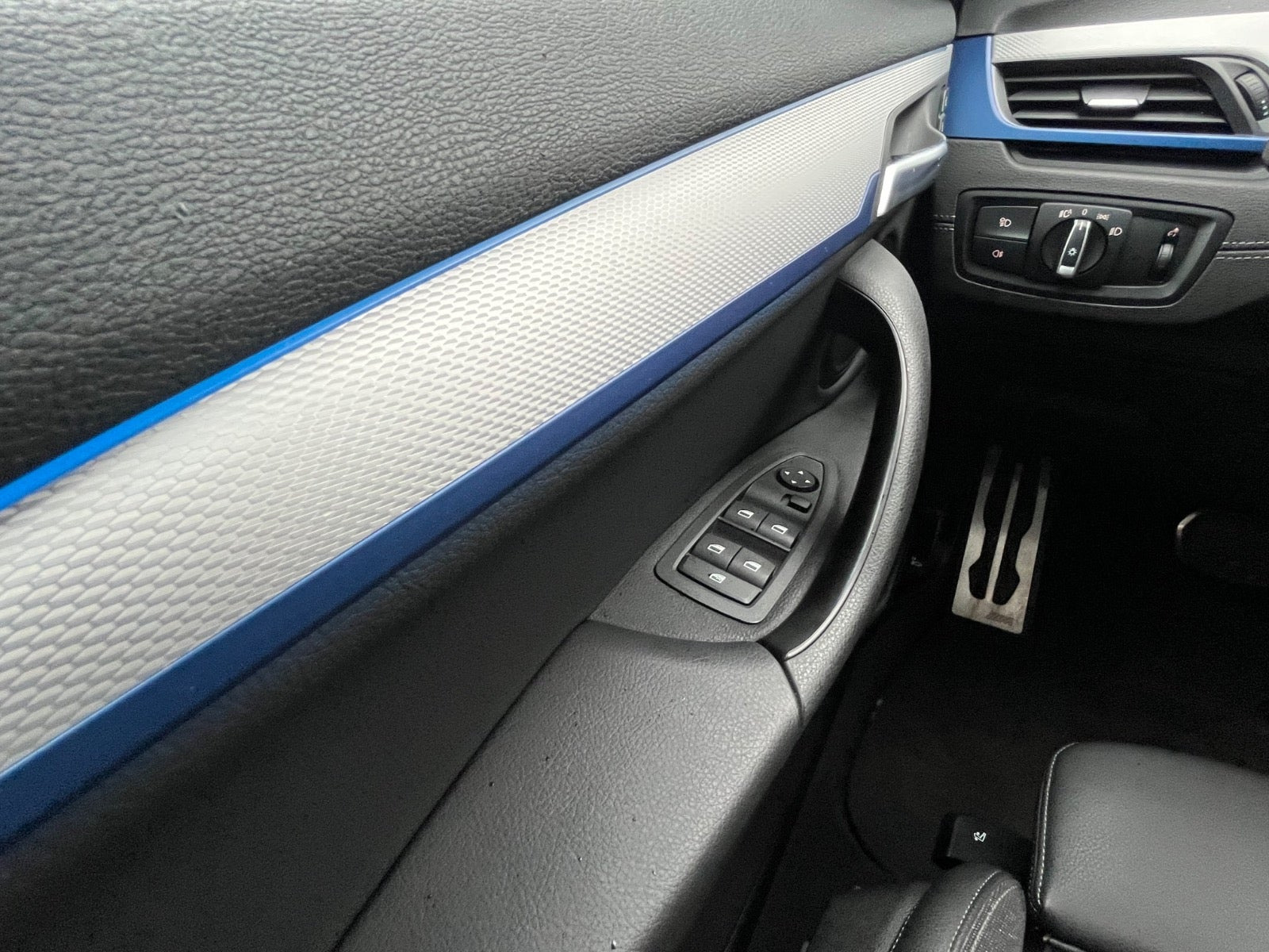 Grå BMW X2 fra 2022