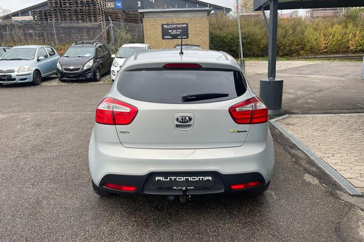 Brun Kia Rio fra 2013