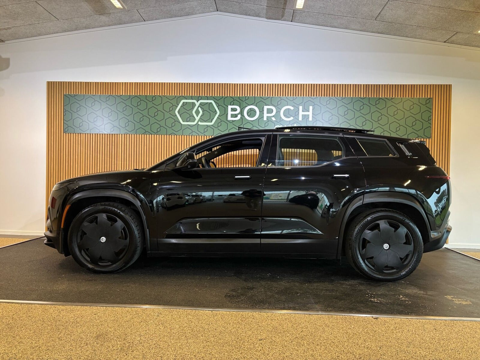 Sort Fisker Ocean fra 2023