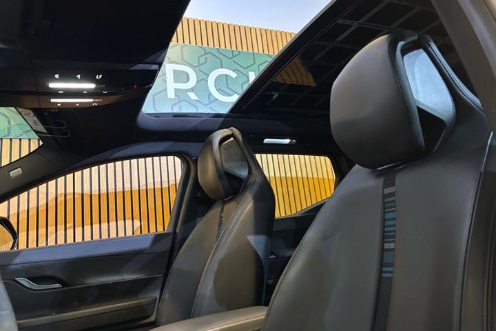 Sort Fisker Ocean fra 2023