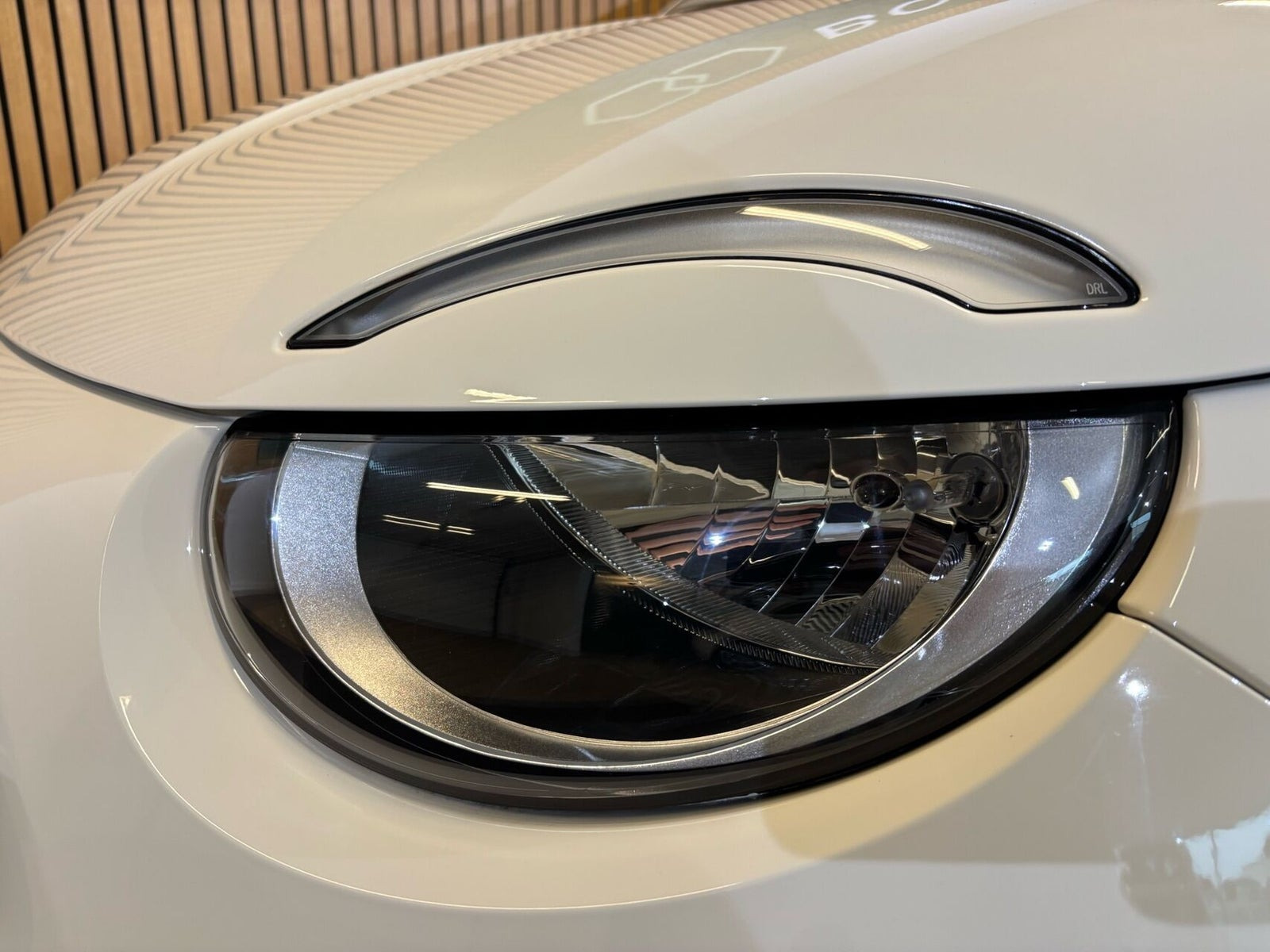 Hvid Fiat 500e fra 2023
