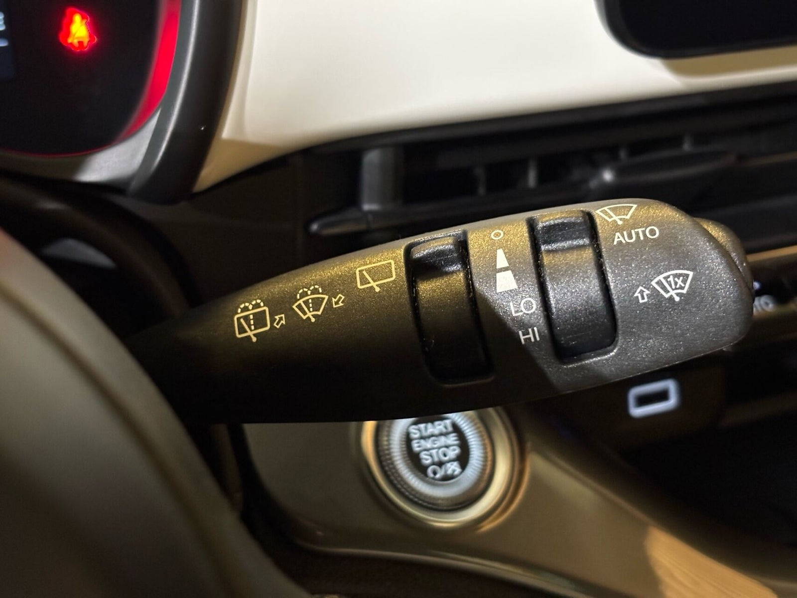 Hvid Fiat 500e fra 2023